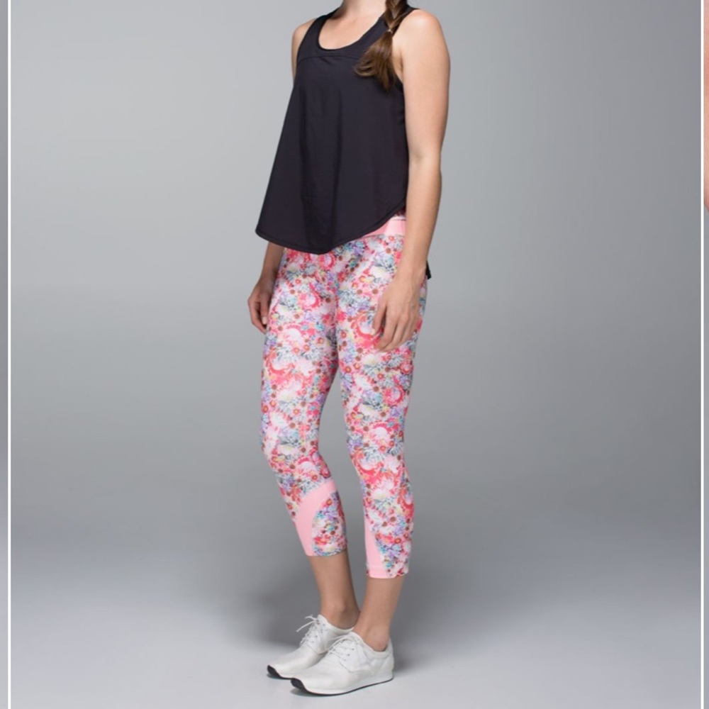 Lululemon Run Inspire Crop II Luxtreme
Flowabunga - Picture 2 of 6